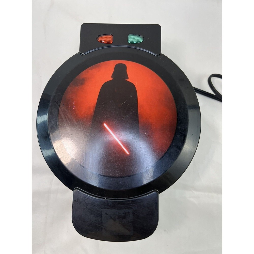 Uncanny Brands Star Wars‎ Darth Vader Waffle Maker - Red Silhouette